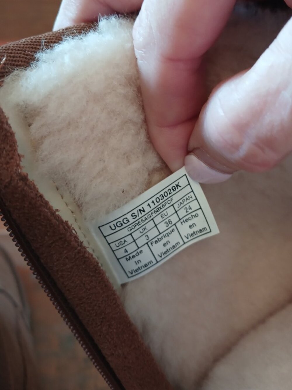 Ugg Ankle Boot - Picture 6 of 6